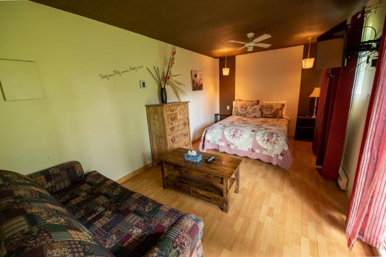 Motel Fleur De Lys Magog Exteriör bild