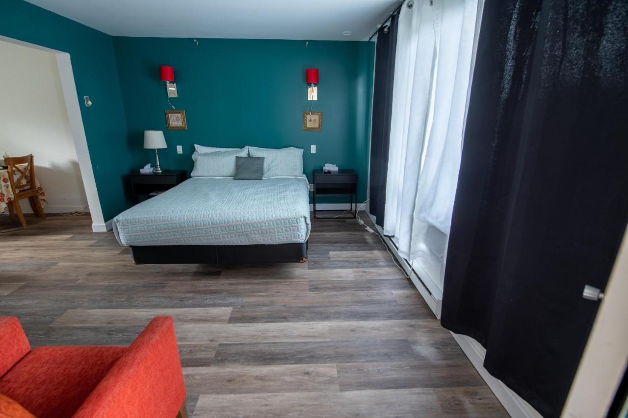 Motel Fleur De Lys Magog Exteriör bild