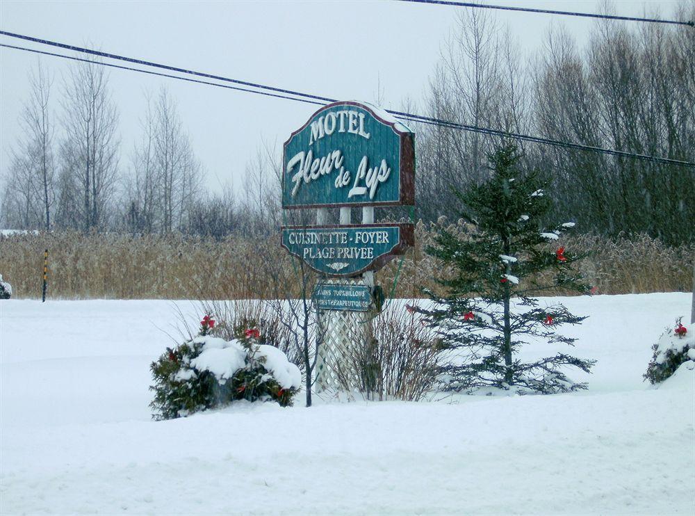 Motel Fleur De Lys Magog Exteriör bild