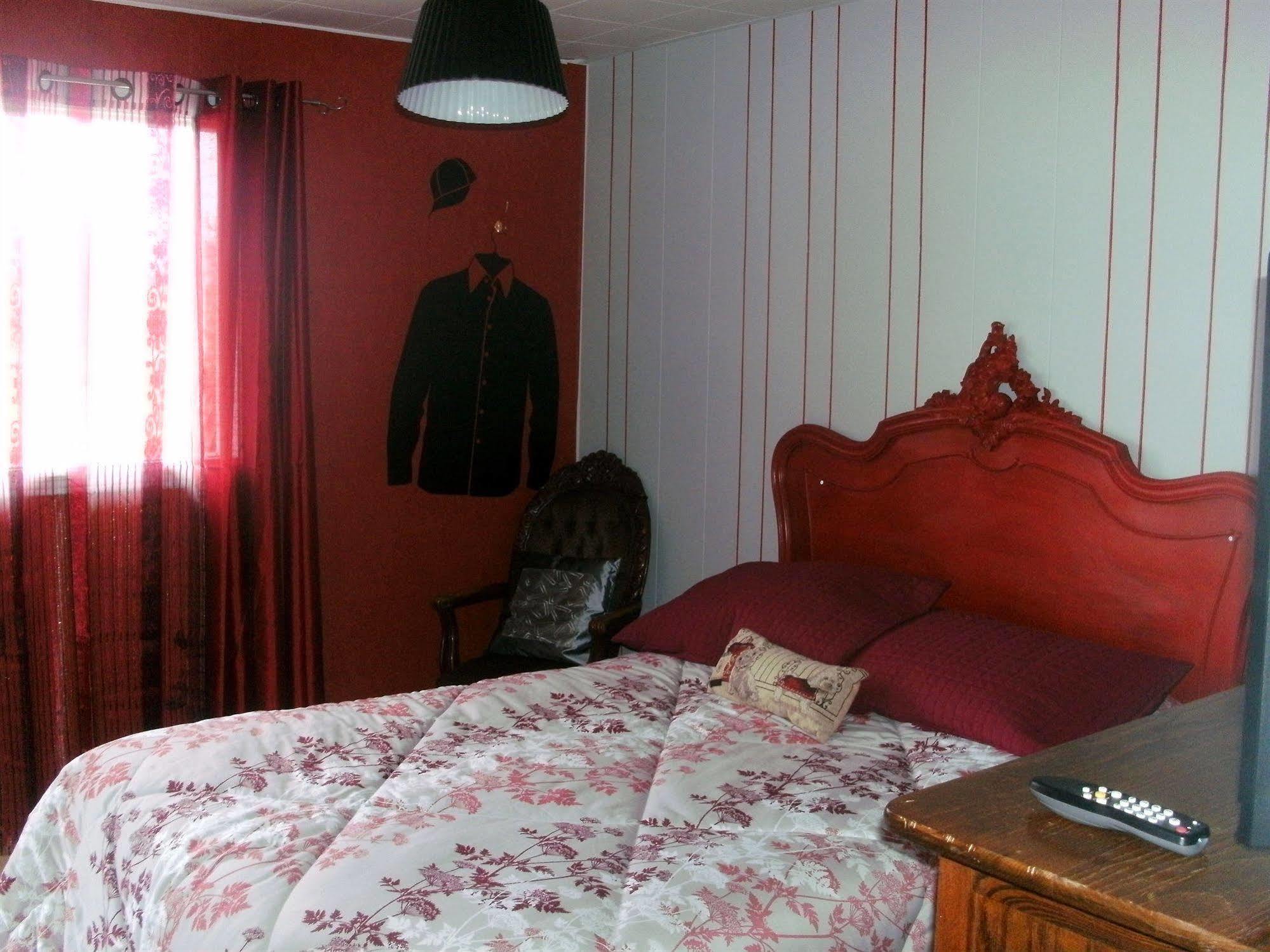 Motel Fleur De Lys Magog Exteriör bild